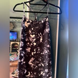 Black and white lululemon tank top